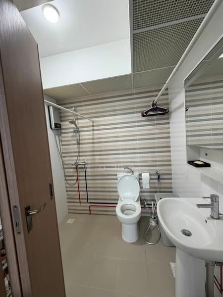 420A Northshore Drive, 420A Northshore Drive, 3 Bedrooms, 1,011 sqft, HDB Flat For Rent, by Coralle Wong, 500178033 - Bathroom - PropertyGuru.com.sg