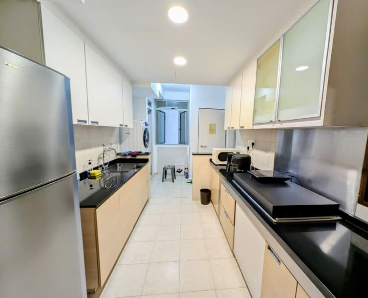 Lakeholmz, 82 Corporation Road, Room Rental, 100 sqft, Condominium For Rent, by Kaylene Chua, 500178038 - Kitchen - PropertyGuru.com.sg