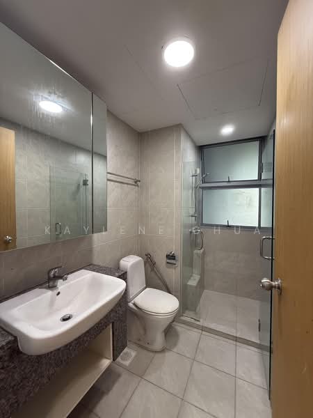 Lakeholmz, 82 Corporation Road, Room Rental, 100 sqft, Condominium For Rent, by Kaylene Chua, 500178038 - Bathroom - PropertyGuru.com.sg
