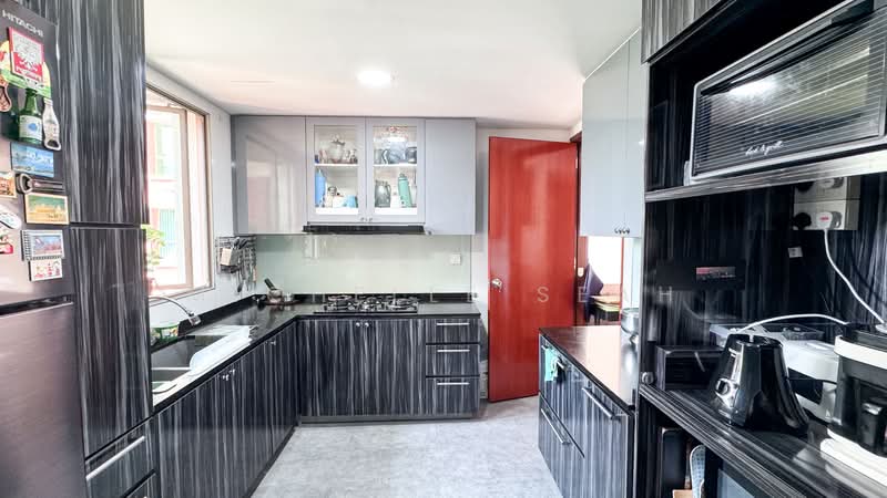 The Rivervale, 7 Rivervale Link, 4 Bedrooms, 1,367 sqft, Condominium For Sale, by Michelle Seah, 500178040 - Kitchen - PropertyGuru.com.sg