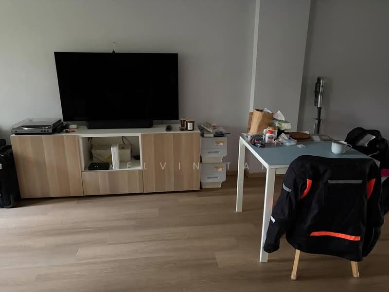 138 Jalan Bukit Merah, 138 Jalan Bukit Merah, Room Rental, 120 sqft, HDB Flat For Rent, by Kelvin Tan, 500178041 - Living Room - PropertyGuru.com.sg