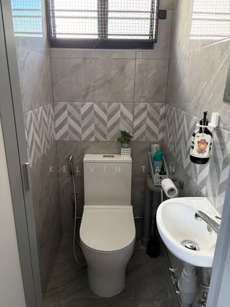 138 Jalan Bukit Merah, 138 Jalan Bukit Merah, Room Rental, 120 sqft, HDB Flat For Rent, by Kelvin Tan, 500178041 - Bathroom - PropertyGuru.com.sg