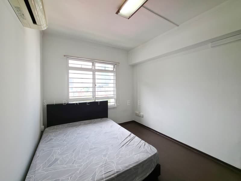 672B Klang Lane, 672B Klang Lane, 3 Bedrooms, 1,130 sqft, HDB Flat For Rent, by Sidney Lee 李美秀, 500178046 - Bedroom - PropertyGuru.com.sg
