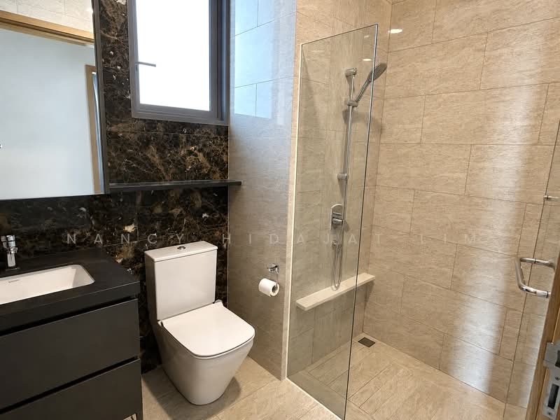 City Gate, 371 Beach Road, 2 Bedrooms, 580 sqft, Apartment For Rent, by Nancy Hidajat Lim, 500178056 - Bathroom - PropertyGuru.com.sg