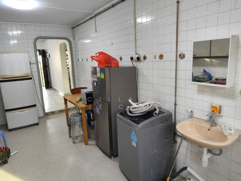 611 Ang Mo Kio Avenue 5, 611 Ang Mo Kio Avenue 5, 2 Bedrooms, 882 sqft, HDB Flat For Rent, by Priscilla Kang Swee Cheng, 500178067 - Kitchen - PropertyGuru.com.sg