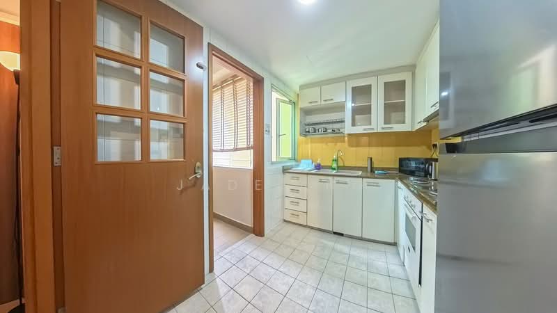 Queens, 16 Stirling Road, Room Rental, 13 sqft, Condominium For Rent, by Jade Ang, 500178077 - Kitchen - PropertyGuru.com.sg