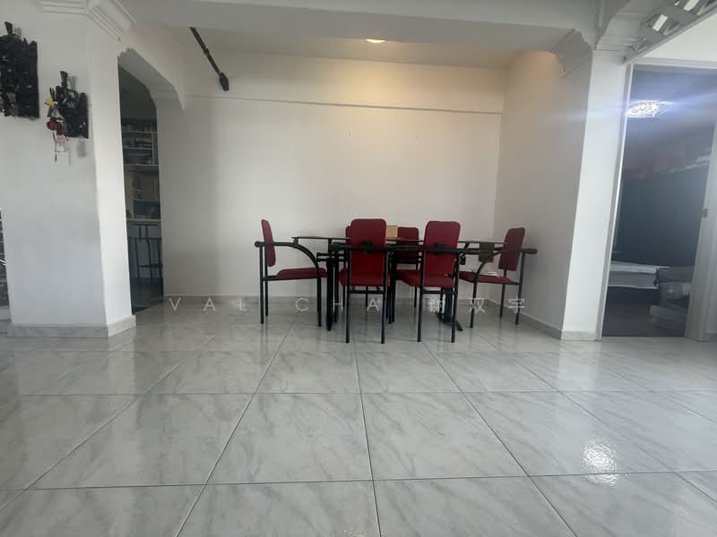 230 Lorong 8 Toa Payoh, 230 Lorong 8 Toa Payoh, 3 Bedrooms, 125 sqft, HDB Flat For Sale, by Val Cha 谢双宇, 500178080 - Dining Room - PropertyGuru.com.sg