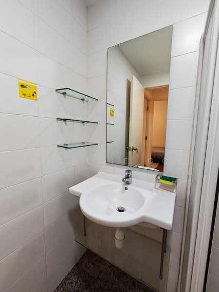 Kerrisdale, 30 Sturdee Road, Room Rental, 110 sqft, Condominium For Rent, by Michelle Goh, 500178093 - Bathroom - PropertyGuru.com.sg