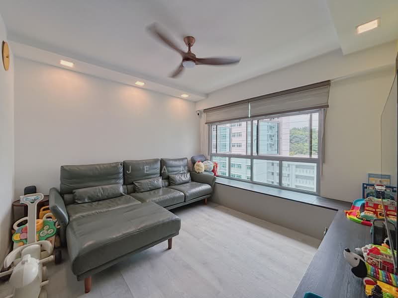 70C Telok Blangah Heights, 70C Telok Blangah Heights, 3 Bedrooms, 1,001 sqft, HDB Flat For Sale, by Jean Koh, 500178096 - Living Room - PropertyGuru.com.sg