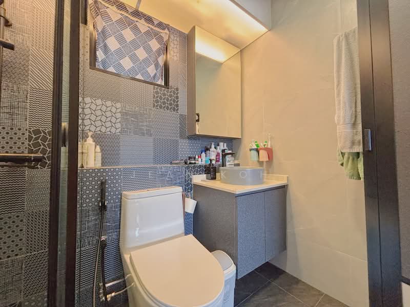 70C Telok Blangah Heights, 70C Telok Blangah Heights, 3 Bedrooms, 1,001 sqft, HDB Flat For Sale, by Jean Koh, 500178096 - Master Bathroom - PropertyGuru.com.sg