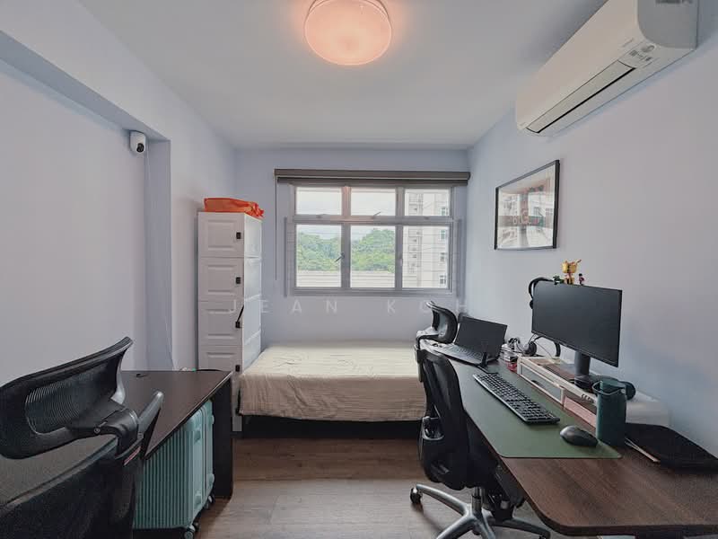 70C Telok Blangah Heights, 70C Telok Blangah Heights, 3 Bedrooms, 1,001 sqft, HDB Flat For Sale, by Jean Koh, 500178096 - Common Bedroom - PropertyGuru.com.sg