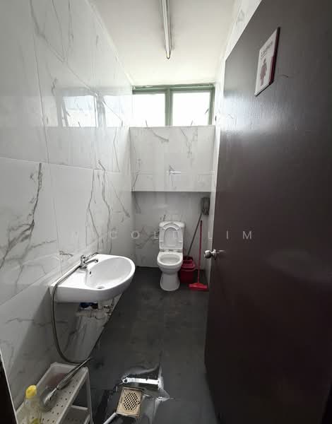 Shun Li Industrial Park, 129 Kaki Bukit Avenue 1, 1,750 sqft, Factory / Workshop (B2) For Rent, by Nicole Lim, 500178147 - Bathroom - CommercialGuru.com.sg
