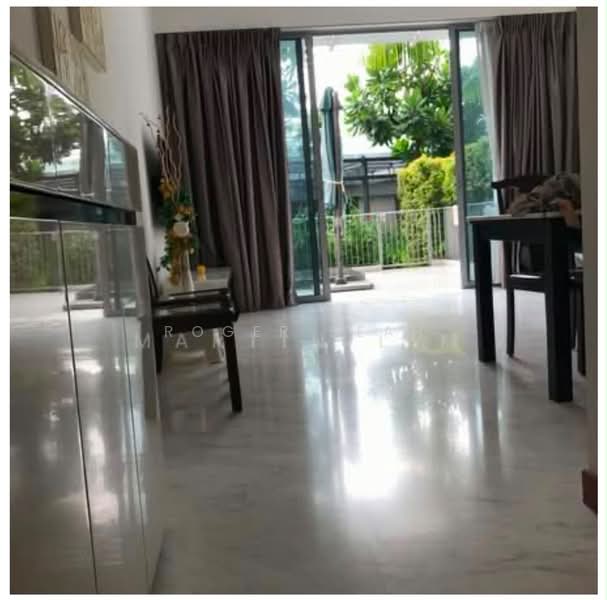 Waterfront Key, 780 Bedok Reservoir Road, 2 Bedrooms, 1,076 sqft, Condominium For Sale, by Roger Seah, 500178163 - Living Room - PropertyGuru.com.sg