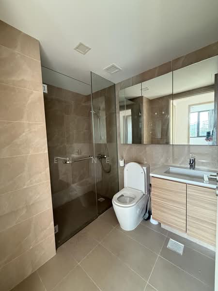 Treasure at Tampines, 7 Tampines Lane, 2 Bedrooms, 581 sqft, Condominium For Sale, by Yen Neo L Y, 500178172 - Bathroom - PropertyGuru.com.sg