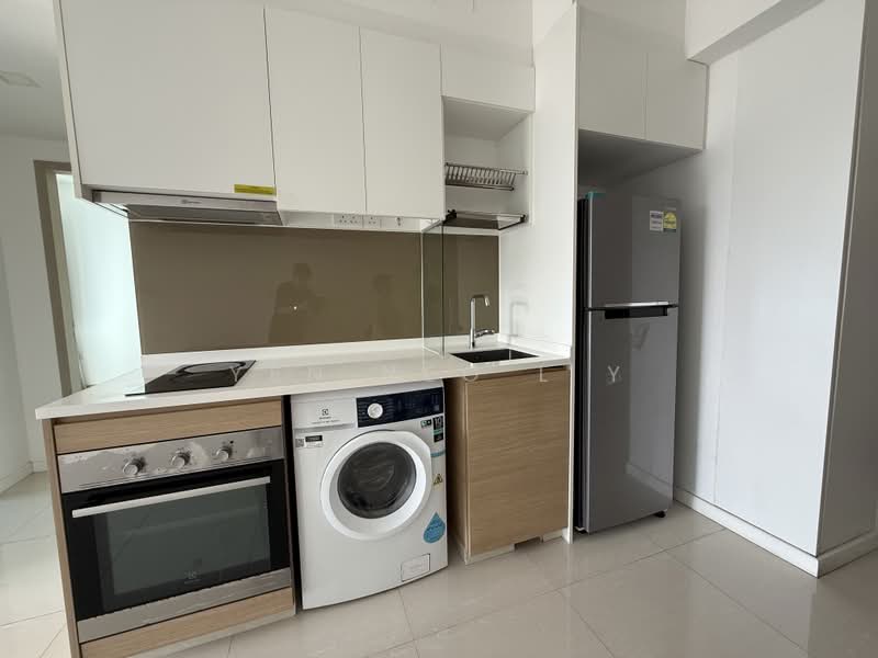 Treasure at Tampines, 7 Tampines Lane, 2 Bedrooms, 581 sqft, Condominium For Sale, by Yen Neo L Y, 500178172 - Kitchen - PropertyGuru.com.sg