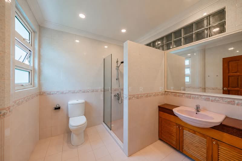 Faber Hills Estate, Faber Park, 8 Bedrooms, 10,422 sqft, Bungalow House For Sale, by Wes Teo, 500178179 - Bathroom - PropertyGuru.com.sg