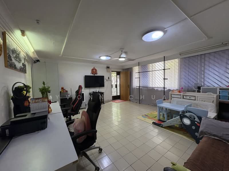 323 Ubi Avenue 1, 323 Ubi Avenue 1, 3 Bedrooms, 1,119 sqft, HDB Flat For Rent, by Yvonne Chua, 500178181 - Living Room - PropertyGuru.com.sg