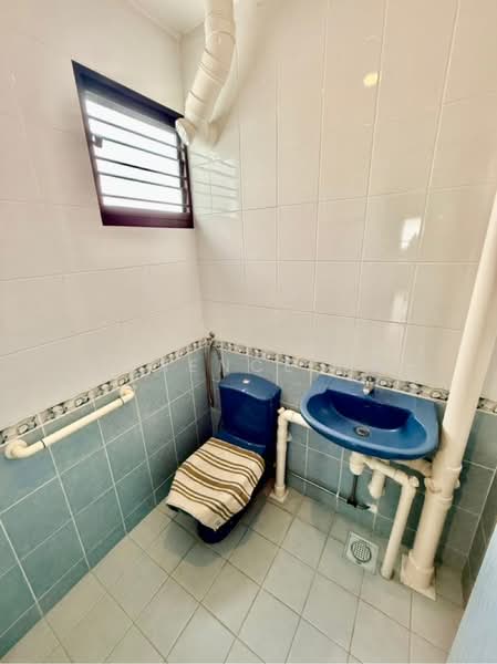 523 Ang Mo Kio Avenue 5, 523 Ang Mo Kio Avenue 5, 2 Bedrooms, 731 sqft, HDB Flat For Sale, by Terence Ng, 500178188 - PropertyGuru.com.sg