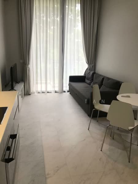 Robin Residences, 1 Robin Drive, 2 Bedrooms, 538 sqft, Condominium For Rent, by Elaine Tan, 500178189 - Living Room - PropertyGuru.com.sg
