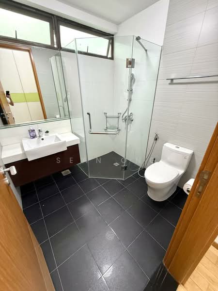 14 Jalan Pasir Ria, 14 Jalan Pasir Ria, Room Rental, 200 sqft, Terraced House For Rent, by Sean Ong, 500178194 - Bathroom - PropertyGuru.com.sg