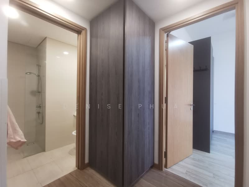 Lakeville, 11 Jurong Lake Link, 2 Bedrooms, 721 sqft, Condominium For Sale, by Denise Phua, 500178195 - Bathroom - PropertyGuru.com.sg