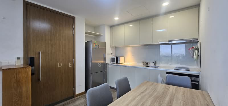 Lakeville, 11 Jurong Lake Link, 2 Bedrooms, 721 sqft, Condominium For Sale, by Denise Phua, 500178195 - Kitchen - PropertyGuru.com.sg