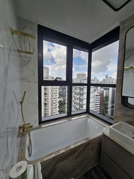 Perfect Ten, 323 Bukit Timah Road, 3 Bedrooms, 1,281 sqft, Condominium For Rent, by Eric Teo, 500178204 - Bathroom - PropertyGuru.com.sg