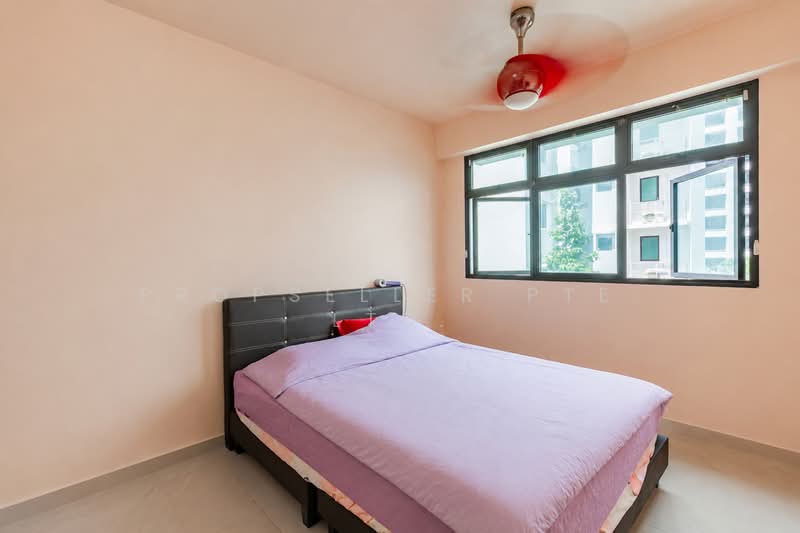 996A Buangkok Crescent, 996A Buangkok Crescent, 3 Bedrooms, 1,001 sqft, HDB Flat For Sale, by Khai Yuen Hong, 500178205 - Bedroom - PropertyGuru.com.sg