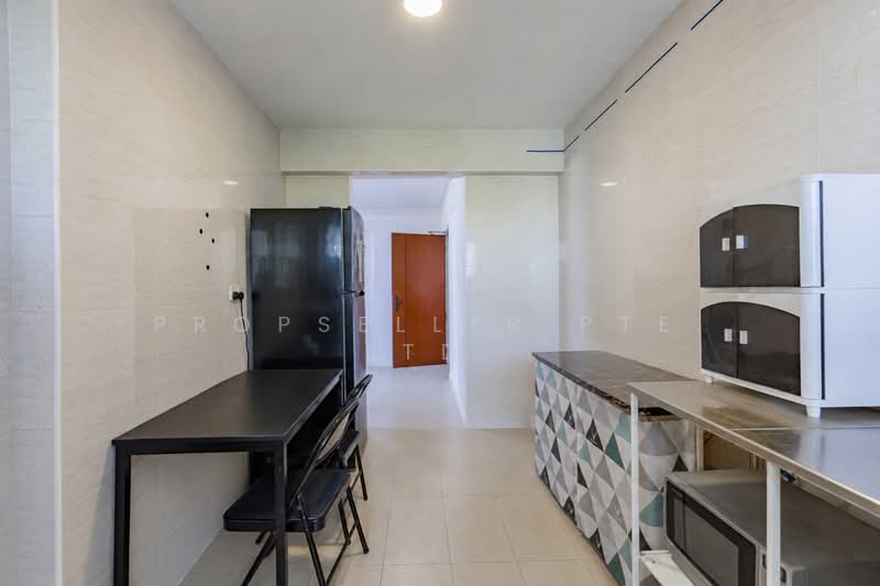 996A Buangkok Crescent, 996A Buangkok Crescent, 3 Bedrooms, 1,001 sqft, HDB Flat For Sale, by Khai Yuen Hong, 500178205 - Kitchen - PropertyGuru.com.sg