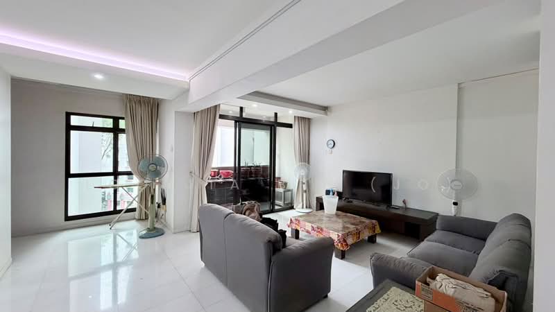 122C Sengkang East Way, 122C Sengkang East Way, 3 Bedrooms, 1,388 sqft, HDB Flat For Rent, by Loo Jia Bin (Jo), 500178214 - Living Room - PropertyGuru.com.sg