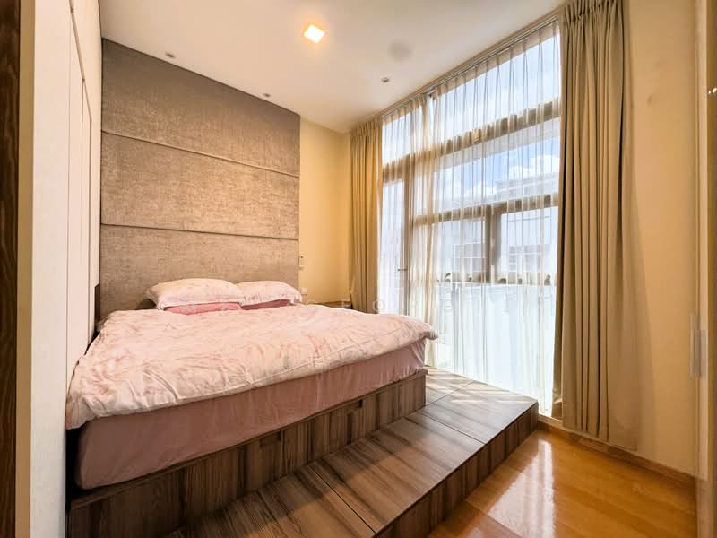 Freehold Penthouse Near Kovan MRT, , 3 Bedrooms, 2,357 sqft, Apartment For Sale, by Ms. Georgie, 500178221 - Bedroom - PropertyGuru.com.sg