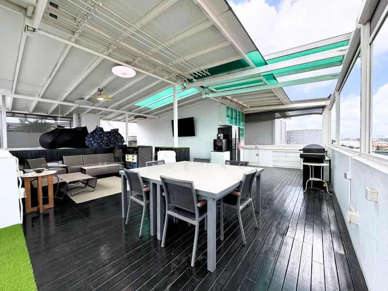 Freehold Penthouse Near Kovan MRT, , 3 Bedrooms, 2,357 sqft, Apartment For Sale, by Ms. Georgie, 500178221 - Roof Terrace - PropertyGuru.com.sg