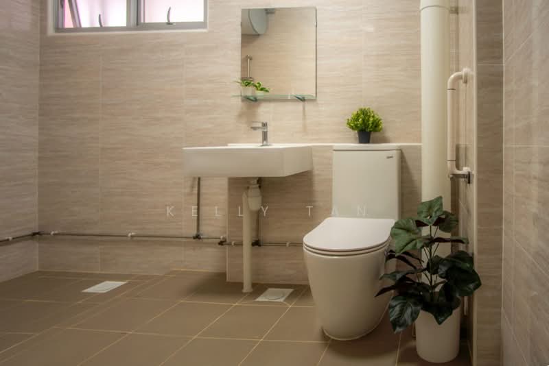221 Hougang Street 21, 221 Hougang Street 21, 4 Bedrooms, 1,593 sqft, HDB Flat For Sale, by Kelly Tan, 500178225 - Bathroom - PropertyGuru.com.sg