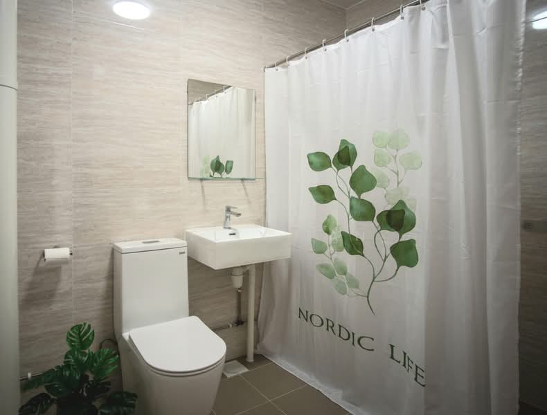 221 Hougang Street 21, 221 Hougang Street 21, 4 Bedrooms, 1,593 sqft, HDB Flat For Sale, by Kelly Tan, 500178225 - Bathroom - PropertyGuru.com.sg