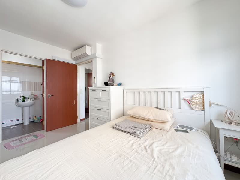 263 Toa Payoh Apex, 263 Toa Payoh East, 2 Bedrooms, 732 sqft, HDB Flat For Rent, by June Ling, 500178231 - Bedroom - PropertyGuru.com.sg