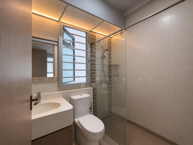 476C Upper Serangoon View, 476C Upper Serangoon View, 3 Bedrooms, 991 sqft, HDB Flat For Sale, by Christopher Ng  吴锦钊, 500178258 - Master Bathroom - PropertyGuru.com.sg