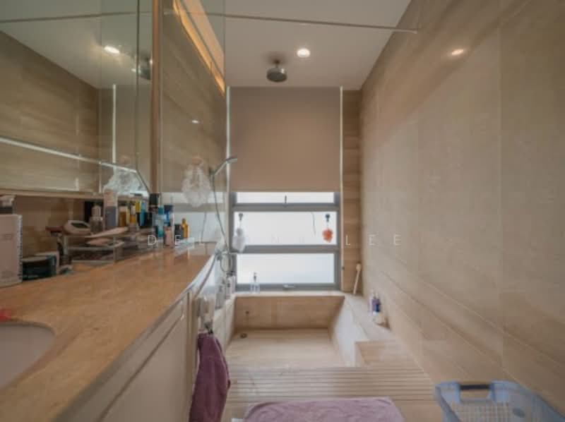 The Trillium, 118 Kim Seng Road, 4 Bedrooms, 2,217 sqft, Condominium For Sale, by Deliana Lee, 500178260 - Master Bathroom - PropertyGuru.com.sg