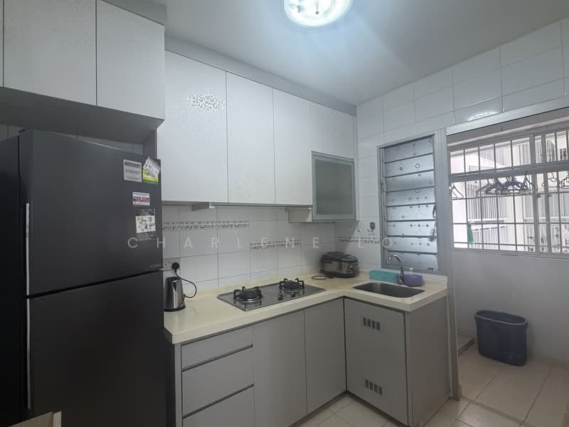 211C Compassvale Lane, 211C Compassvale Lane, 2 Bedrooms, 732 sqft, HDB Flat For Rent, by Charlene Low, 500178265 - Kitchen - PropertyGuru.com.sg