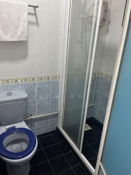 76A Redhill Road, 76A Redhill Road, 3 Bedrooms, 1,250 sqft, HDB Flat For Rent, by Zou Hui, 500178272 - Bathroom - PropertyGuru.com.sg