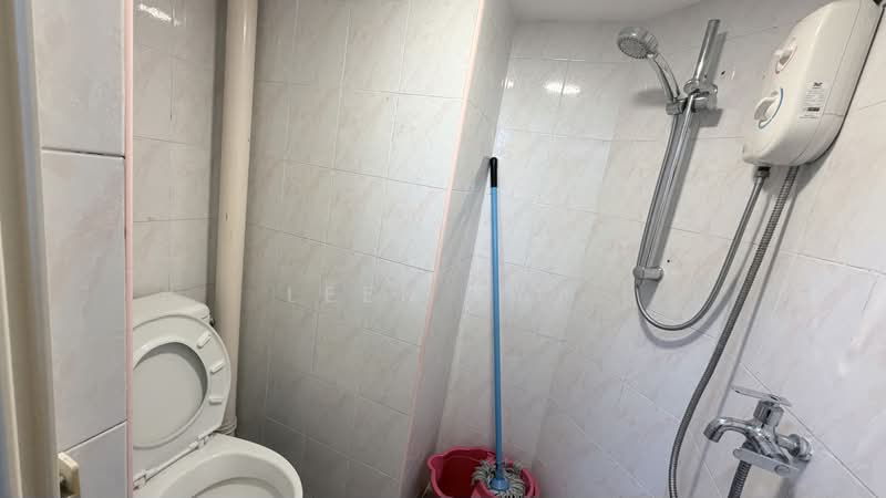 Pine Grove, 1B Pine Grove, Room Rental, 150 sqft, Condominium For Rent, by Leen Yap, 500178276 - Bathroom - PropertyGuru.com.sg