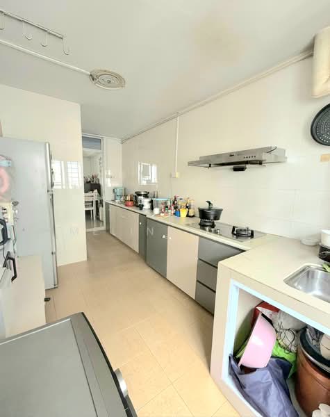 233 Serangoon Avenue 3, 233 Serangoon Avenue 3, 3 Bedrooms, 904 sqft, HDB Flat For Sale, by Melina Yap, 500178277 - Kitchen - PropertyGuru.com.sg