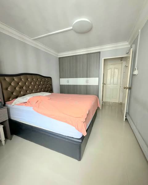 233 Serangoon Avenue 3, 233 Serangoon Avenue 3, 3 Bedrooms, 904 sqft, HDB Flat For Sale, by Melina Yap, 500178277 - Master Bedroom - PropertyGuru.com.sg