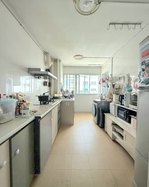233 Serangoon Avenue 3, 233 Serangoon Avenue 3, 3 Bedrooms, 904 sqft, HDB Flat For Sale, by Melina Yap, 500178277 - Kitchen - PropertyGuru.com.sg