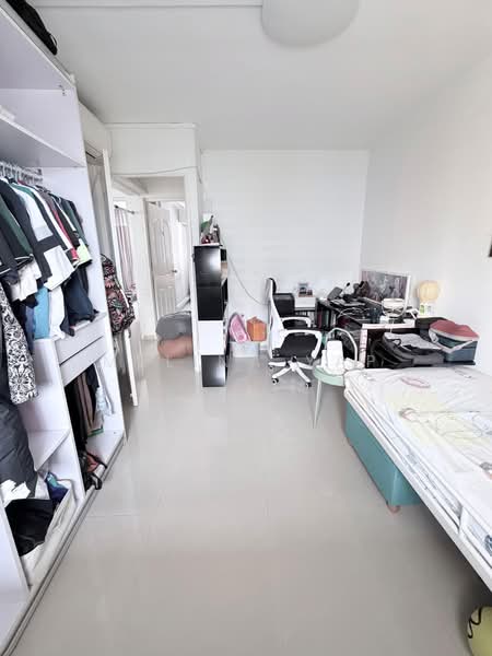 233 Serangoon Avenue 3, 233 Serangoon Avenue 3, 3 Bedrooms, 904 sqft, HDB Flat For Sale, by Melina Yap, 500178277 - Bedroom - PropertyGuru.com.sg