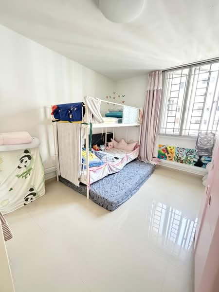 233 Serangoon Avenue 3, 233 Serangoon Avenue 3, 3 Bedrooms, 904 sqft, HDB Flat For Sale, by Melina Yap, 500178277 - Bedroom - PropertyGuru.com.sg