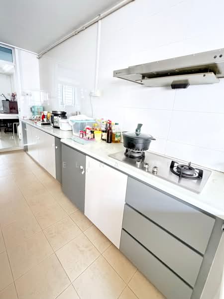 233 Serangoon Avenue 3, 233 Serangoon Avenue 3, 3 Bedrooms, 904 sqft, HDB Flat For Sale, by Melina Yap, 500178277 - Kitchen - PropertyGuru.com.sg
