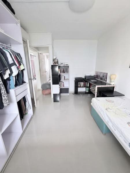 233 Serangoon Avenue 3, 233 Serangoon Avenue 3, Hougang / Punggol / Sengkang, 3 Bedrooms, 904 sqft, HDB Flat For Sale, by Melina Yap, 500178277 - Bedroom - PropertyGuru.com.sg