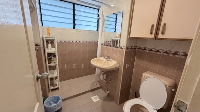 Pine Grove, 1B Pine Grove, Room Rental, 100 sqft, Condominium For Rent, by Leen Yap, 500178278 - Bathroom - PropertyGuru.com.sg