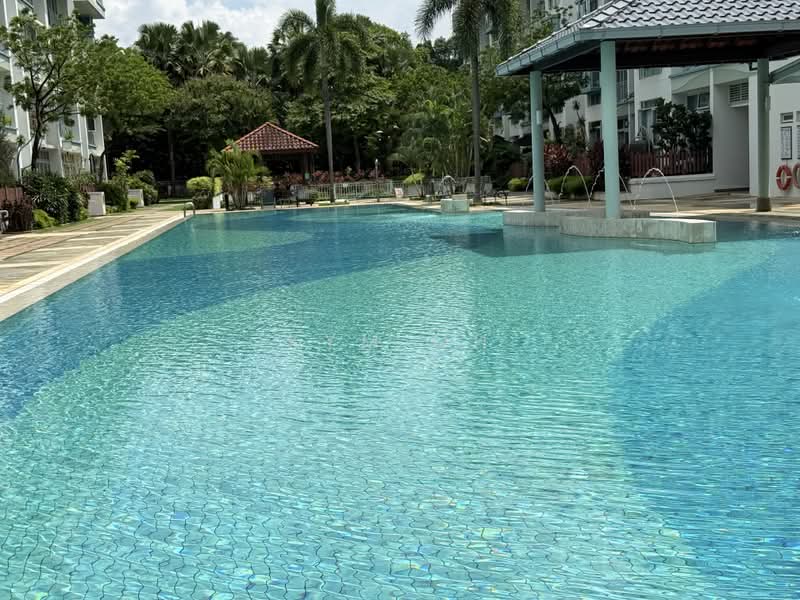 Freesia Woods, 63 Sunset Way, 3 Bedrooms, 1,421 sqft, Condominium For Rent, by Kym Oh, 500178302 - Pool - PropertyGuru.com.sg
