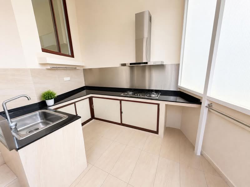 Phillips Avenue, Phillips Avenue, 6 Bedrooms, 4,329 sqft, Semi-Detached House For Sale, by John Lee, 500178307 - Kitchen - PropertyGuru.com.sg